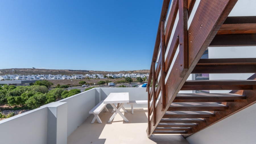 5 Bedroom Property for Sale in Calypso Beach Western Cape